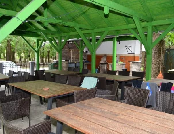 Hullámtér Grillterasz